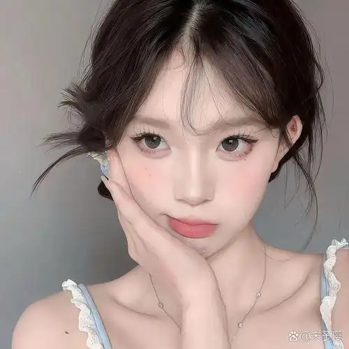 里番热播番剧海报